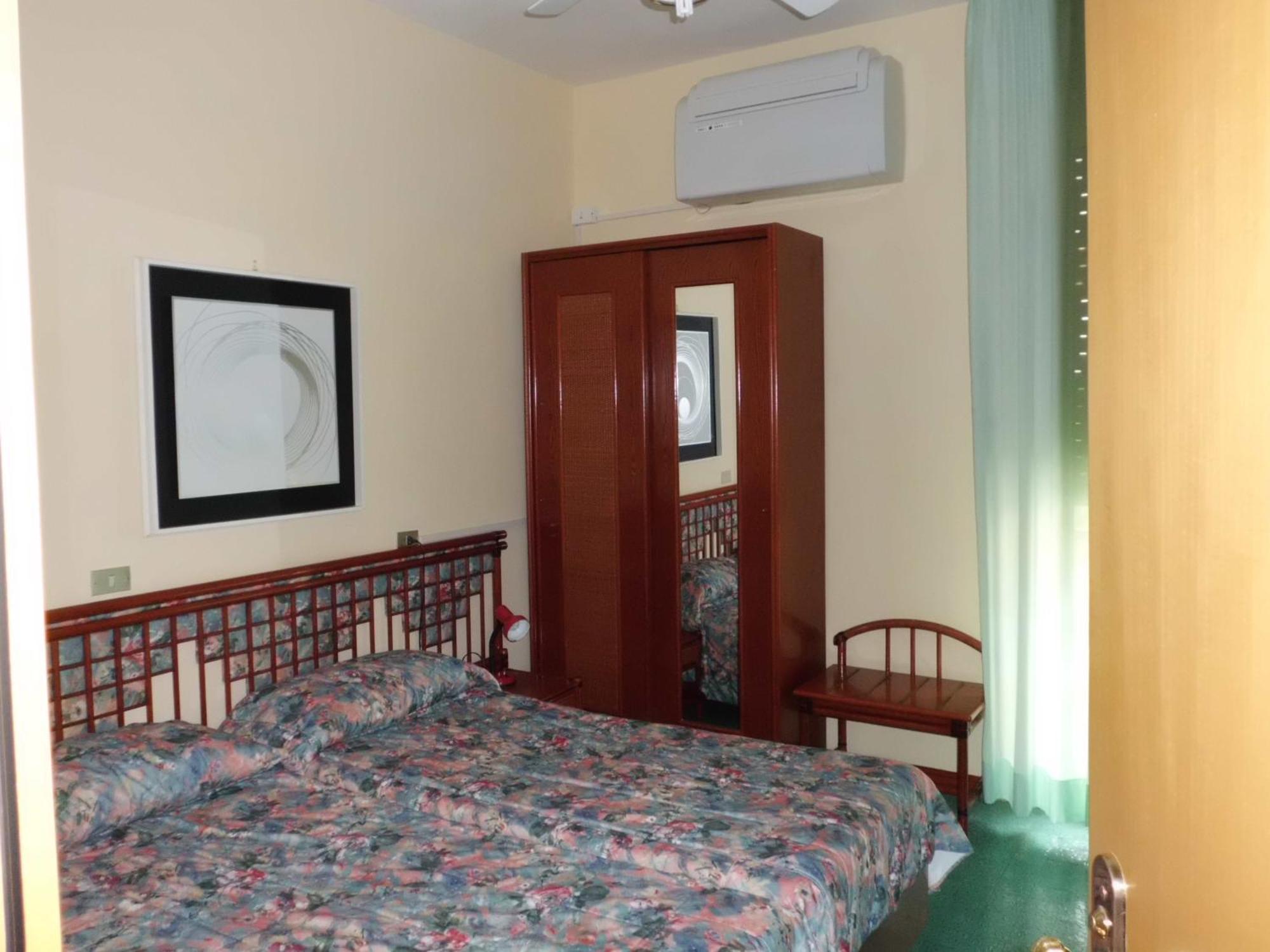 Palme Closetogigante Junior Suites Монтероссо-аль-Маре Номер фото